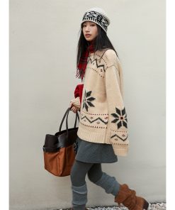 Color Block 3D Round Neck Pullover Knit Sweater with Snowflake Design - Winter Fashion Essential