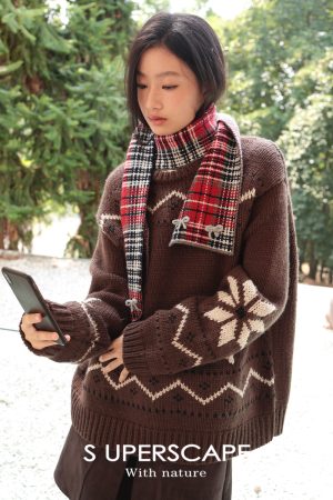 Color Block 3D Round Neck Pullover Knit Sweater with Snowflake Design - Winter Fashion Essential