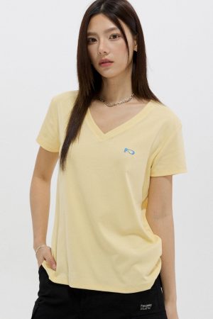 Color-Block Embroidered V-Neck Short-Sleeve T-Shirt - Loose Casual Top for Effortless Style
