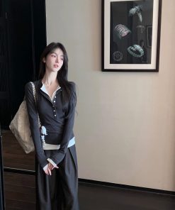 Color Block Long Sleeve T-Shirt for Women - Slim Fit V-Neck Fake Two-Piece Autumn Winter Top - Stylish Casual Layering Essential