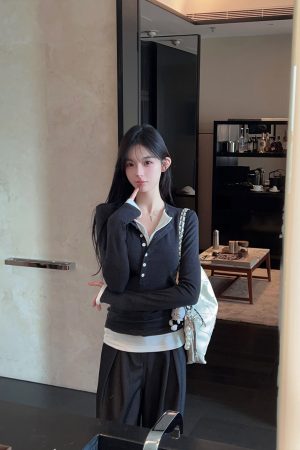 Color Block Long Sleeve T-Shirt for Women - Slim Fit V-Neck Fake Two-Piece Autumn Winter Top - Stylish Casual Layering Essential