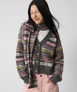 Color-Block V-Neck Fair Isle Striped Jacquard Knit Cardigan - Trendy Layering Piece for 90s Inspired Style