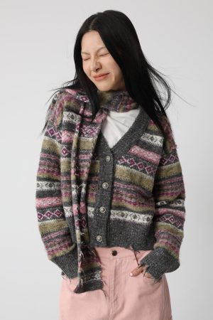 Color-Block V-Neck Fair Isle Striped Jacquard Knit Cardigan - Trendy Layering Piece for 90s Inspired Style