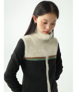 Color-Blocked High-Neck Zip-Up Knitted Cardigan in Mixed Plush Materials â€“ Cozy Y2K Style Layering Essential