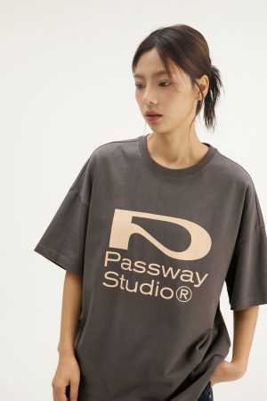 Color-Blocked P Logo Short Sleeve Loose Fit Raglan T-Shirt for Men and Women - Trendy 2025 Unisex Casual Wear