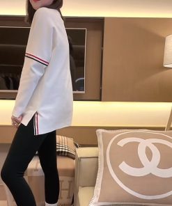 Color-Blocked Woven Belt Mid-Length T-Shirt for Women - European Style, Loose Fit, Flattering Side Slits, Autumn/Winter 2025 Fashion