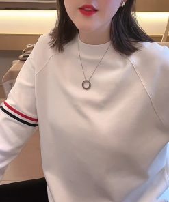 Color-Blocked Woven Belt Mid-Length T-Shirt for Women - European Style, Loose Fit, Flattering Side Slits, Autumn/Winter 2025 Fashion