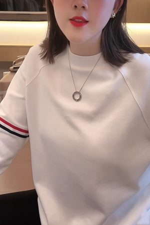 Color-Blocked Woven Belt Mid-Length T-Shirt for Women - European Style, Loose Fit, Flattering Side Slits, Autumn/Winter 2025 Fashion