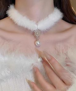 Colorful Christmas Snowflake Plush Necklace | Pearl Choker Heart Collarbone Chain for New Year Holiday Accessories