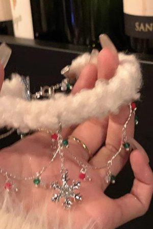 Colorful Christmas Snowflake Plush Necklace | Pearl Choker Heart Collarbone Chain for New Year Holiday Accessories