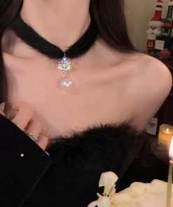 Colorful Christmas Snowflake Plush Necklace | Pearl Choker Heart Collarbone Chain for New Year Holiday Accessories