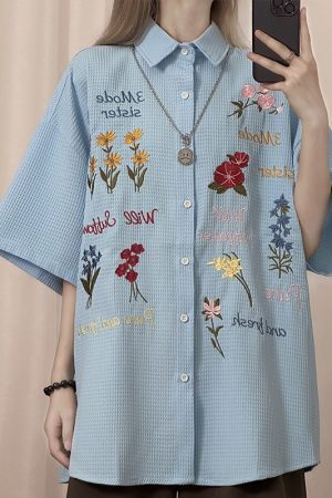 Colorful Floral Embroidered Waffle Texture Short-Sleeve Shirt for Men and Women - Retro Casual Loose Style