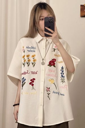 Colorful Floral Embroidered Waffle Texture Short-Sleeve Shirt for Men and Women - Retro Casual Loose Style