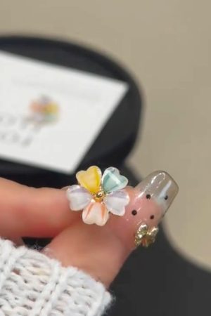 Colorful Flower Stud Earrings in 925 Silver - Exquisite Minimalist Design, Versatile Ear Accessories for Everyday Style
