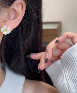 Colorful Flower Stud Earrings in 925 Silver - Exquisite Minimalist Design, Versatile Ear Accessories for Everyday Style