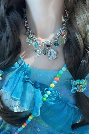 Colorful Heavy Metal Flower Necklace - Vacation Style Clavicle Chain Accessory for Sweet and Spicy Girls, Trendy Boho Fashion Statement
