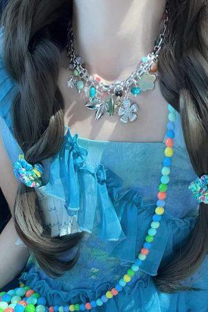 Colorful Heavy Metal Flower Necklace - Vacation Style Clavicle Chain Accessory for Sweet and Spicy Girls, Trendy Boho Fashion Statement