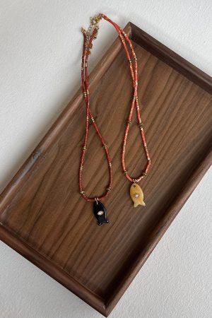 Colorful Shell Clavicle Chain Necklace - Minimalist Artistic Accessory, Versatile French High-End Design, Light Luxury Fashion Statement