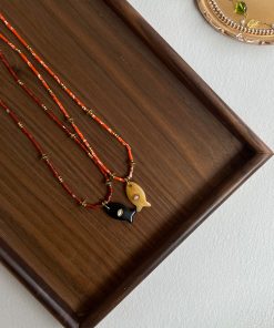 Colorful Shell Clavicle Chain Necklace - Minimalist Artistic Accessory, Versatile French High-End Design, Light Luxury Fashion Statement