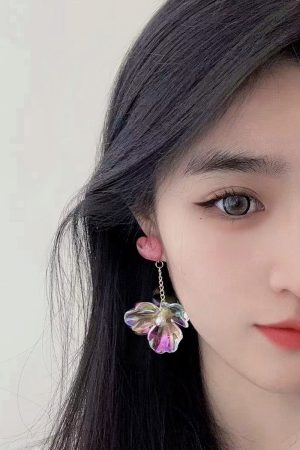 Colorful Transparent Petal Earrings for Women - Long Pink Heart-Shaped Seaside Vacation Ear Accessories, Mosquito Coil Ear Clips