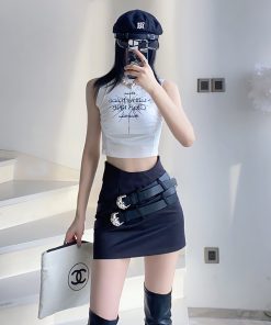 Comfortable Slim Fit Sleeveless Tank Top with Built-in Chest Pad and Embroidery - Sexy Stretchy Design for Effortless Style