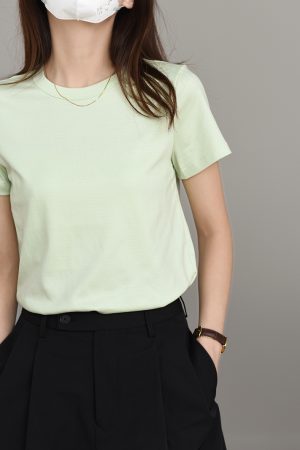 Comfortable Solid Color Slimming T-Shirt - Short Sleeve Round Neck Basic Tee for Summer Fashion in Multi-Colors