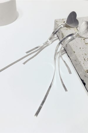 Cool-Toned Slimming Heart-Shaped Metal Tassel Earrings with Detachable Snake Chain for Versatile Style