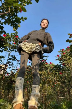 Cozy Pumpkin Gray Long Sleeve Knitted Pullover Sweater with Textured Round Neck for Fall Fashion