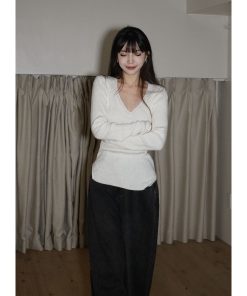 Cozy V-Neck Wool Sweater for Women, High-Quality Long Sleeve Knit Top, Stylish and Comfortable Fashion Essential