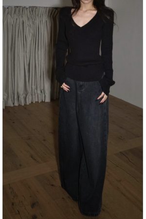 Cozy V-Neck Wool Sweater for Women, High-Quality Long Sleeve Knit Top, Stylish and Comfortable Fashion Essential