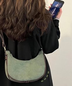 Crescent-Shaped Crossbody Bag for Women - Versatile High-End Underarm Tote for Spring/Summer 2025 Fashion