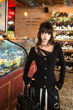 Crimson Two-Piece Lace Embroidered Knitted T-Shirt for Women - Slim Fit Long Sleeve Top for Autumn Winter Fashion