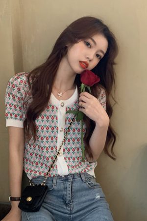 Cropped Ice Silk Knitted Short-Sleeve T-Shirt for Women, Unique Summer Top in Hot Girl Style, Trendy 2025 Fashion