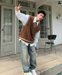 Cropped Tops, Cold Outfits - College Knit Sweater Vest