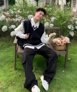 Cropped Tops, Cold Outfits - College Knit Sweater Vest