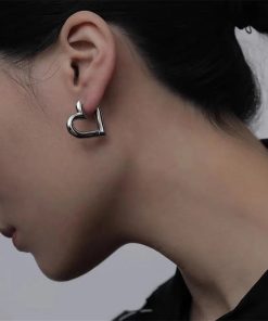 Cropped Tops, Feminine Winter Outfits Girly - Open Heart Earrings