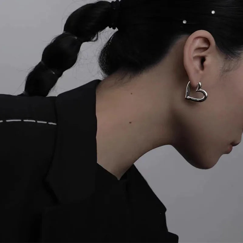 Cropped Tops, Feminine Winter Outfits Girly - Open Heart Earrings Cropped Tops, Feminine Winter Outfits Girly - Open Heart Earrings