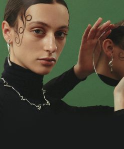 Curved Ribbon Silver Needle Gold-Plated Asymmetric Earrings - Niche Line Art Design for Unique Style