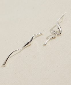 Curved Ribbon Silver Needle Gold-Plated Asymmetric Earrings - Niche Line Art Design for Unique Style