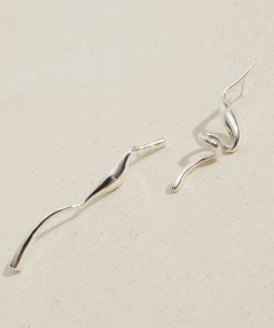Curved Ribbon Silver Needle Gold-Plated Asymmetric Earrings - Niche Line Art Design for Unique Style