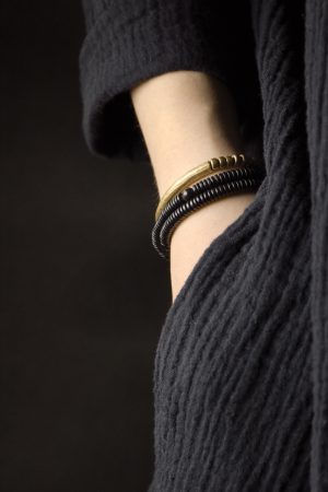 Curved Tail Flower Black Wooden Bracelet Set for Women - Retro Multi-Layer Copper Bead Design, Versatile Fashion Accessory