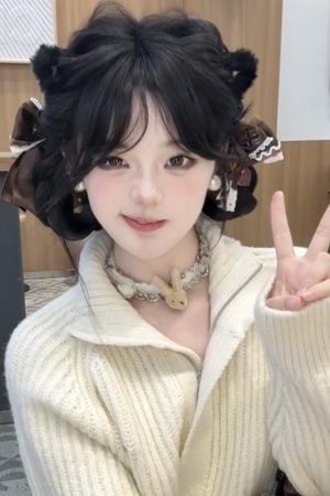 Cute Y2K Rabbit Necklace Plush Bear Choker Neck Chain for Spicy Girls - Doll Sweater Clavicle Chain Accessory