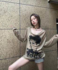 Dark Feminine Aesthetic Casual, Dark Feminine Girl - Grunge Top