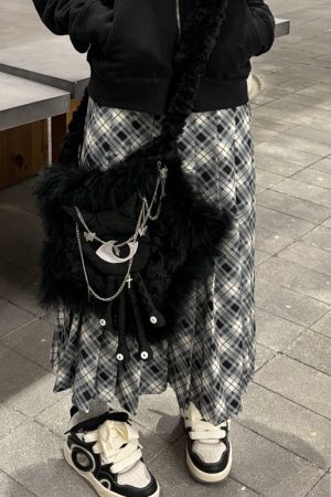 Dark Gothic Y2K Plush Crossbody Bag for Women - Casual Fur Star Design, Perfect for Autumn and Winter Fashion