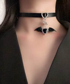 Dark Lolita Choker Necklace with Demon Wings Pendant, Personalized Sweet and Cool Clavicle Chain for Halloween and Y2K Style