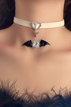 Dark Lolita Choker Necklace with Demon Wings Pendant, Personalized Sweet and Cool Clavicle Chain for Halloween and Y2K Style