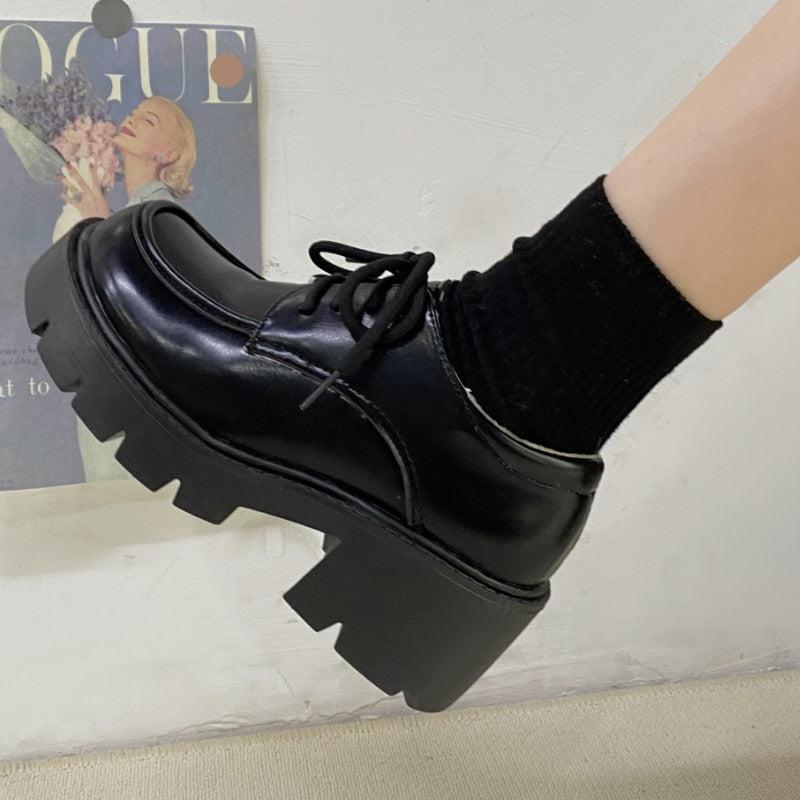 Dark Minimalist Fashion, Winter Outfits For High School - Dark Academia Platform Shoes Dark Minimalist Fashion, Winter Outfits For High School - Dark Academia Platform Shoes