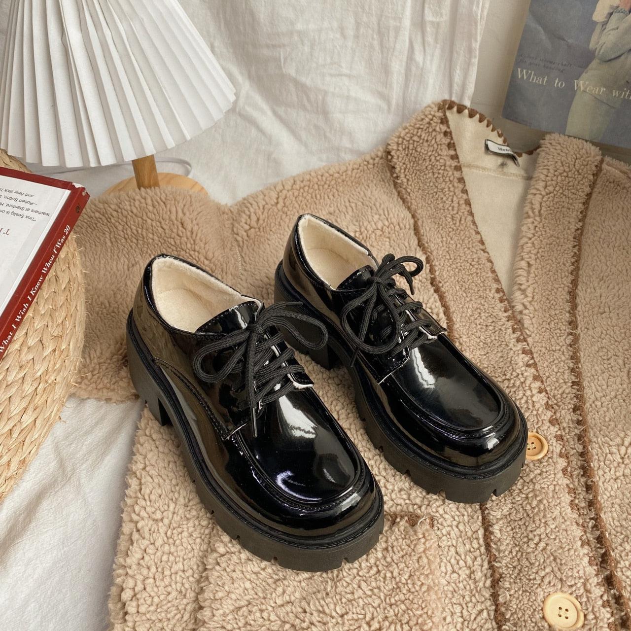 Dark Minimalist Fashion, Winter Outfits For High School - Dark Academia Platform Shoes Dark Minimalist Fashion, Winter Outfits For High School - Dark Academia Platform Shoes