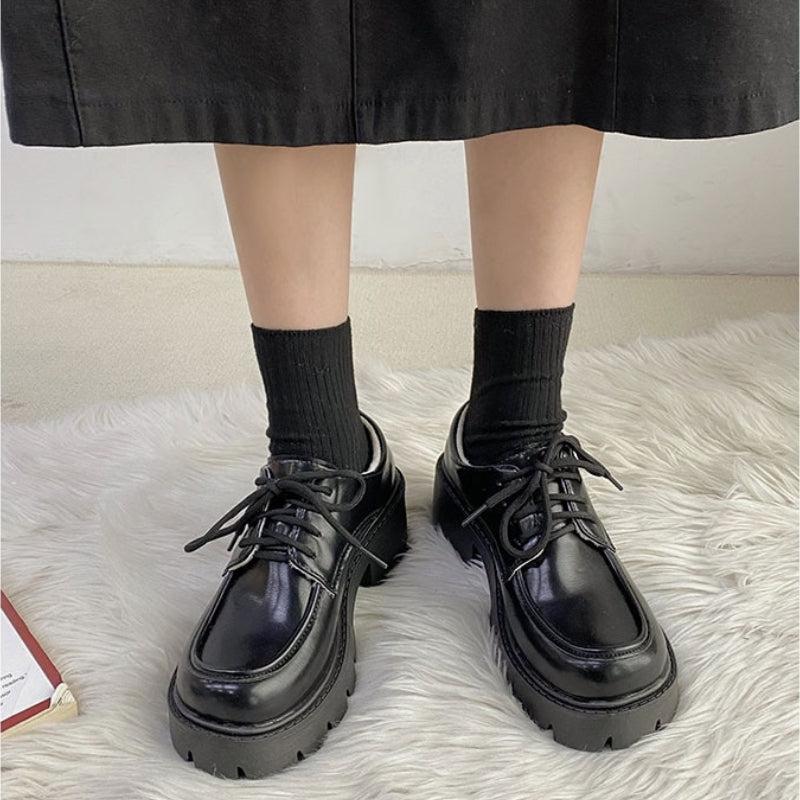 Dark Minimalist Fashion, Winter Outfits For High School - Dark Academia Platform Shoes Dark Minimalist Fashion, Winter Outfits For High School - Dark Academia Platform Shoes