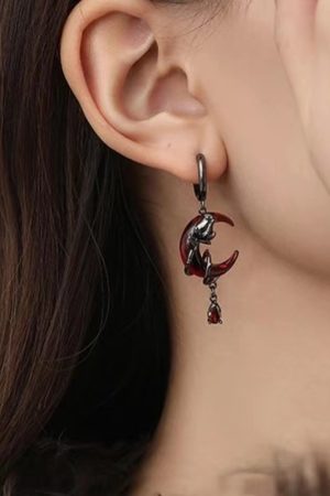Dark Red Crescent Moon Earrings, Asymmetrical Tassel Ear Clips, Unique Light Luxury Ear Pendants, Chic Accessories